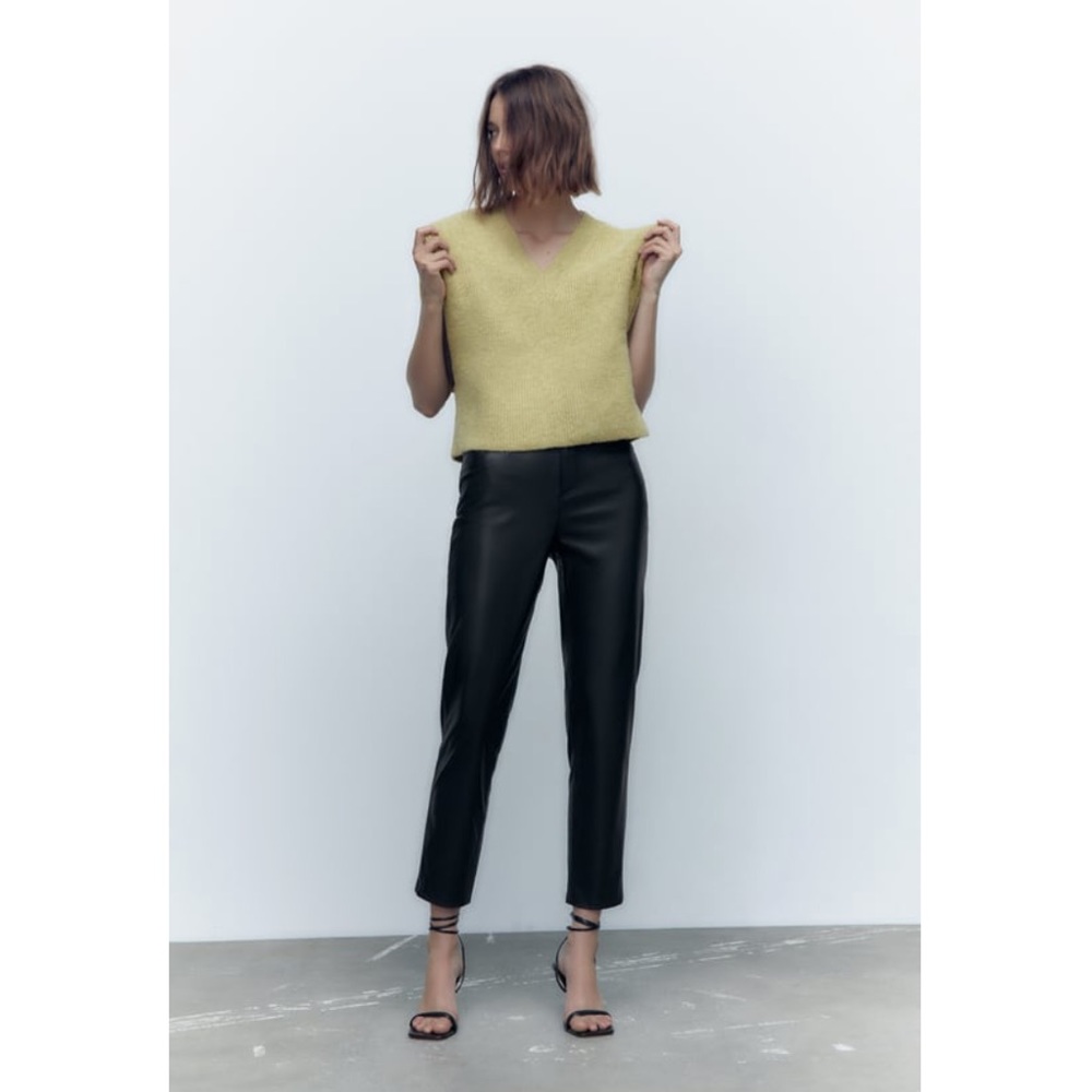 Zara FAUX LEATHER HIGH RISE MOM FIT PANTS, Size 25 / 0, NWT